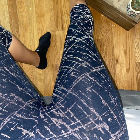 Cropped exercise leggings - Picture 2 of 7